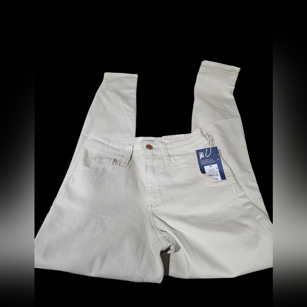NWT Universal Thread High Rise Skinny Jeans Cream In‎ Color Size 00